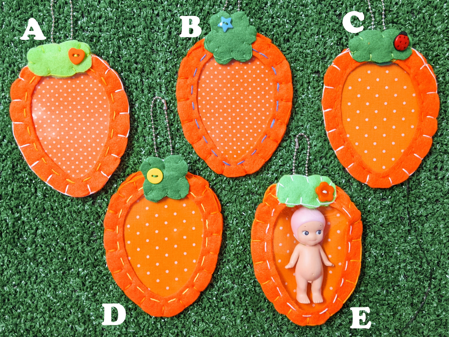 carrot baby carrier [trinket display keychain]