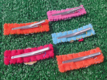 Load image into Gallery viewer, handmade felt hairclip
