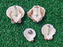 Load image into Gallery viewer, mermaid shell handmade pin
