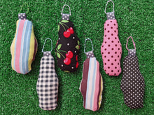 Load image into Gallery viewer, lovely treble clef handmade keychain
