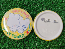 Load image into Gallery viewer, &quot;gay love, gay power&quot; can badge
